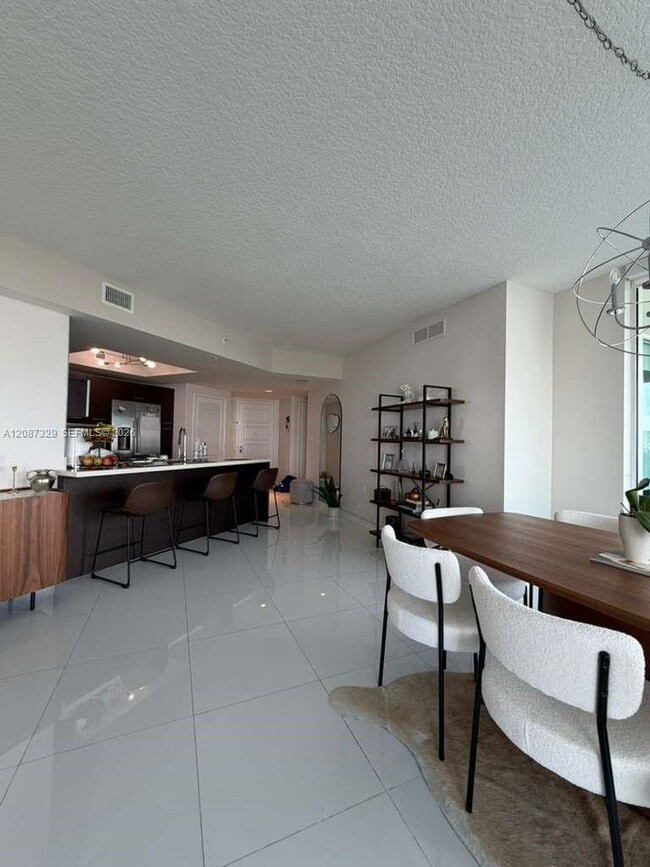 Building Photo - 200 Sunny Isles Blvd