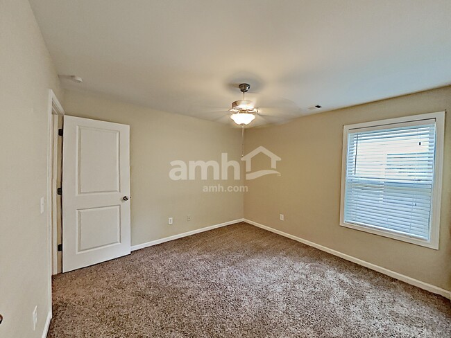 Building Photo - 252 Ascott Lane
