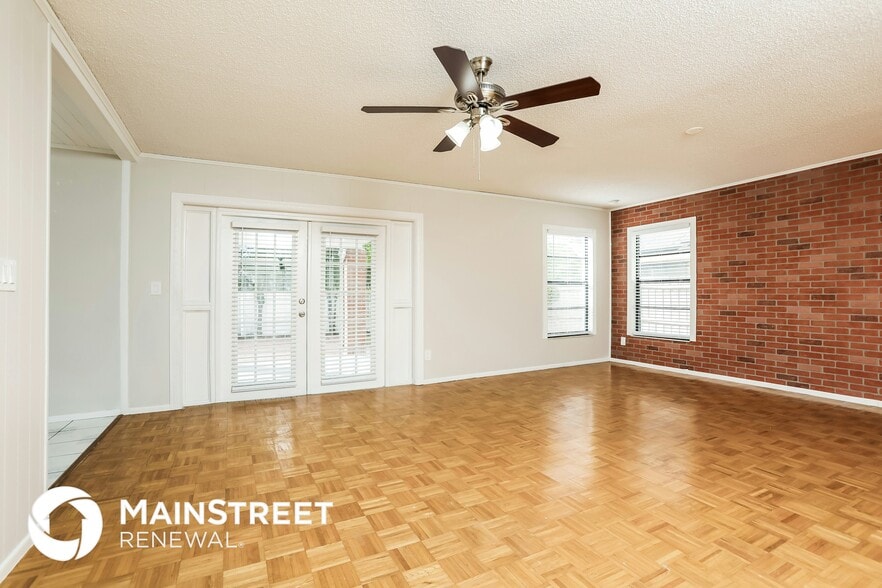 Building Photo - 1932 Tindaro Dr