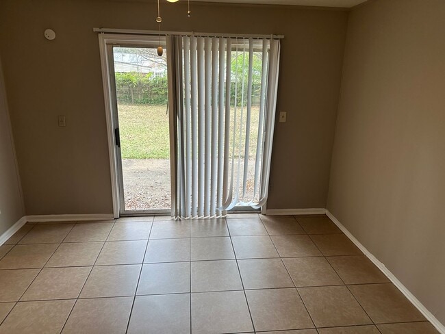 Building Photo - Newly Renovated 3 bed 1 bath in Southaven MS