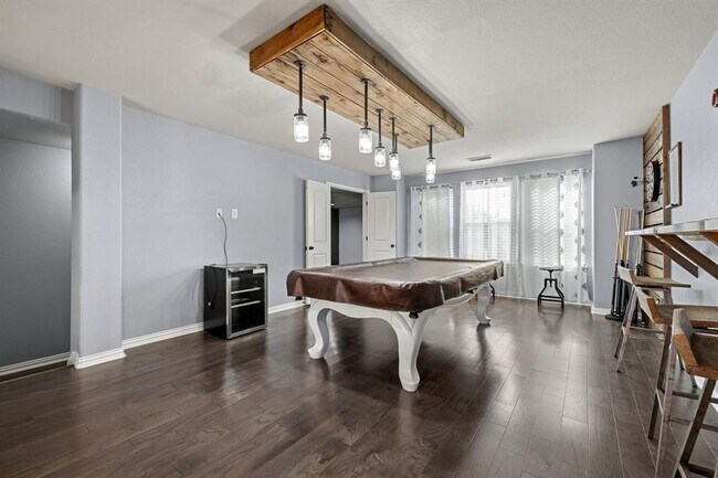 Building Photo - 2012 Santa barbara Ct