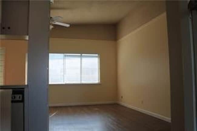 Building Photo - 2408 Longview St