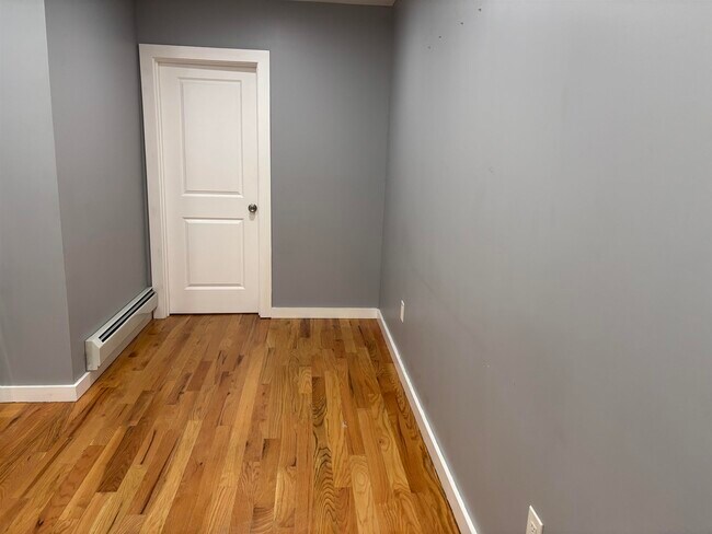Building Photo - 12 Cator Ave