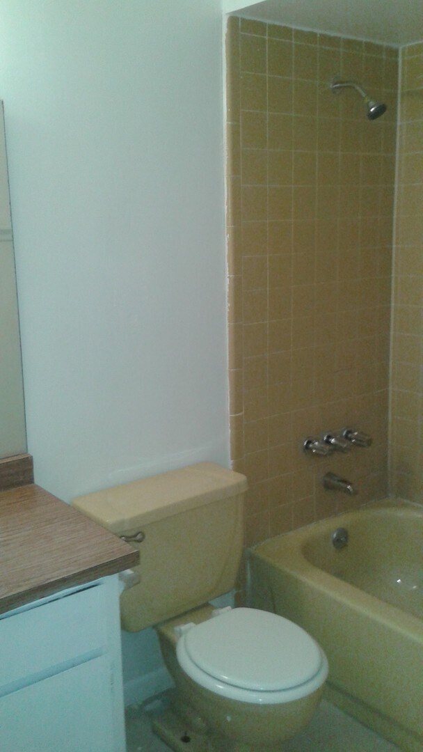 Building Photo - 2299 Oshkosh Ct