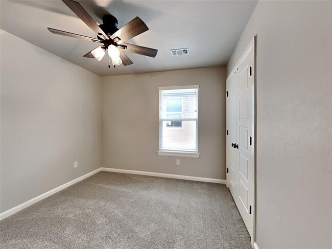 Building Photo - 460 Nest Cir