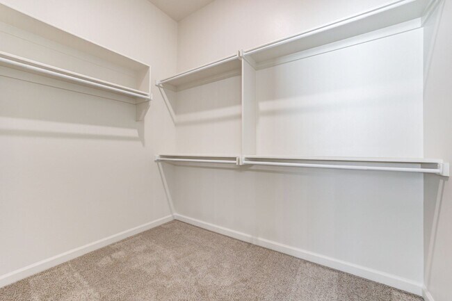 Building Photo - Brand New Home in Mustang!