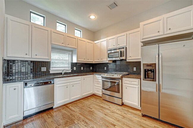Building Photo - 2710 Hullsmith Dr