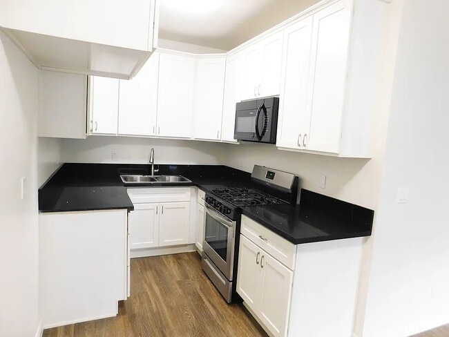 Building Photo - Magnolia Gardens