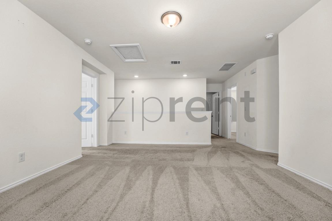 Building Photo - Unit