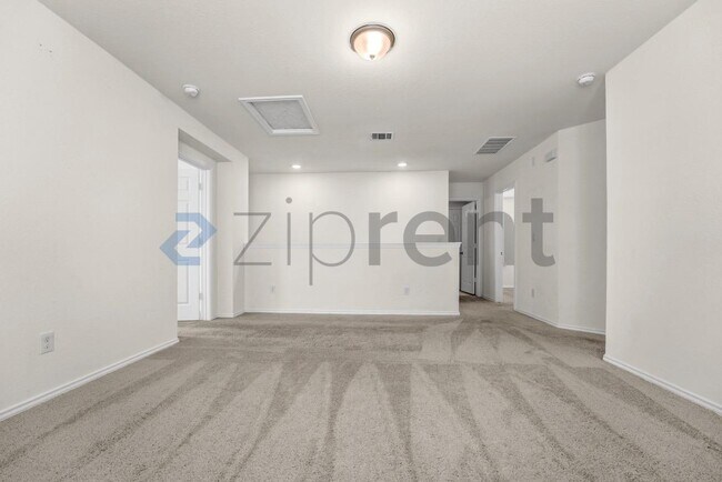 Building Photo - Unit