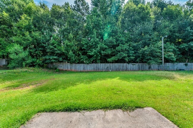 Building Photo - $1,395 - 3 bed/2 bath house for rent, fully renovated!