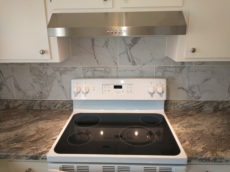 Building Photo - 5289 Balhan Ct