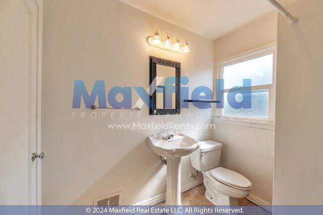 Building Photo - SUGAR HOUSE - 3 BD 1 BA Pet Friendly