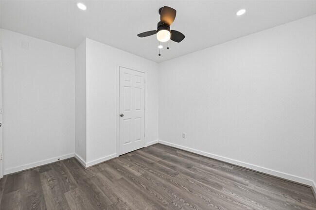 Building Photo - 7714 Stallion Trail Dr