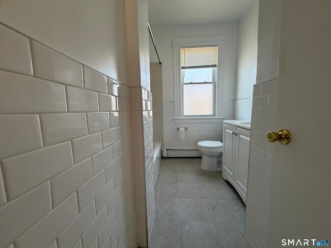 Building Photo - 37-41-41 Jackson Ave