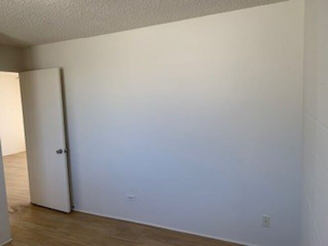 Building Photo - Makiki Apartment - 2 bedroom, 1 bath with ...