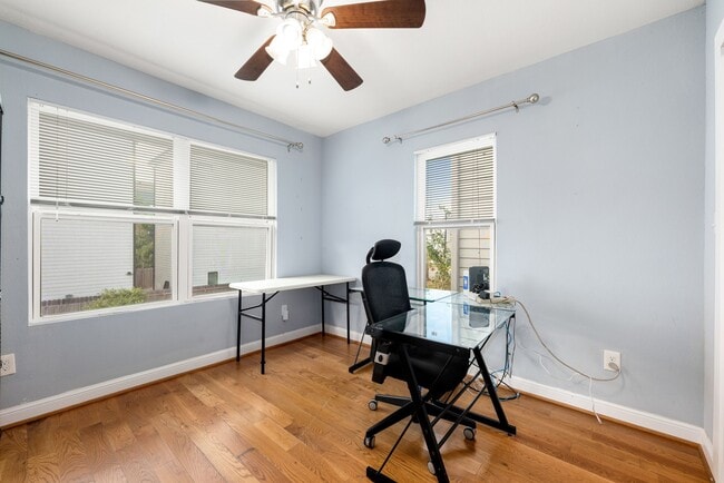 Building Photo - 2116 Live Oak St