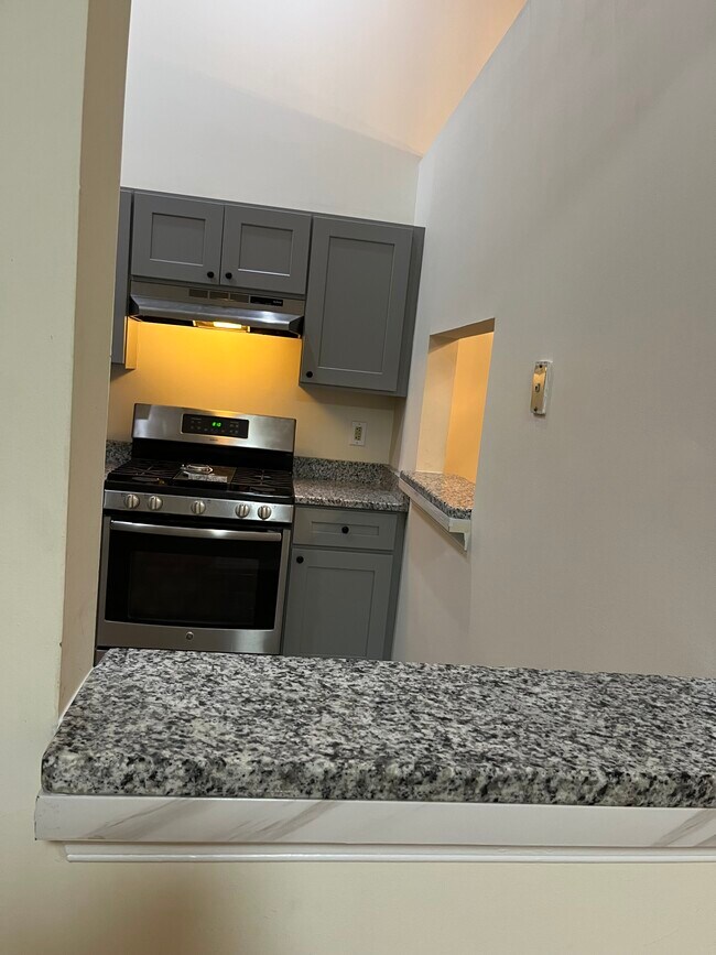 New Kitchen_3 - 29 Amberly Ct