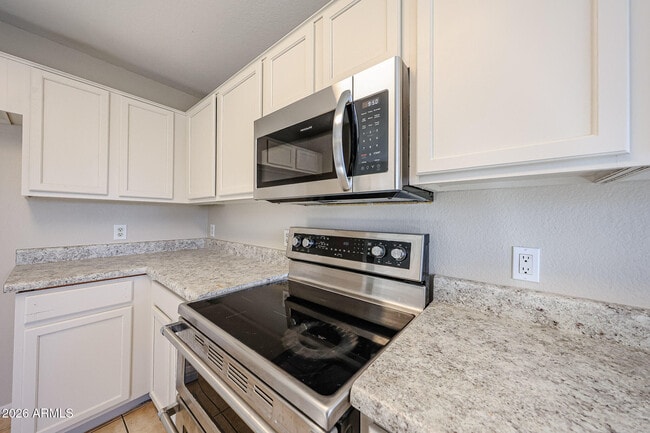 Building Photo - 8517 W College Dr