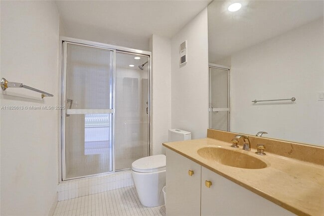 Building Photo - 20281 E Country Club Dr