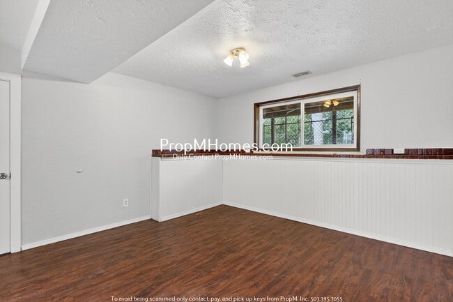 Building Photo - Secluded Nature Retreat: 4 Bedrooms!