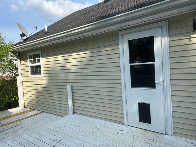 Building Photo - 3 bd 2 ba home on a cul de sac