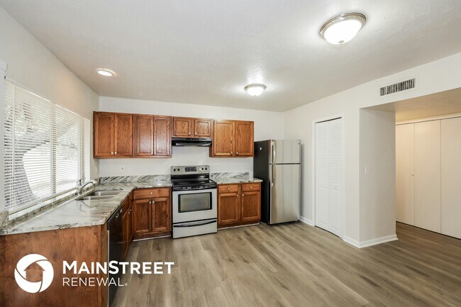 Building Photo - 2941 Rolling Hills Dr