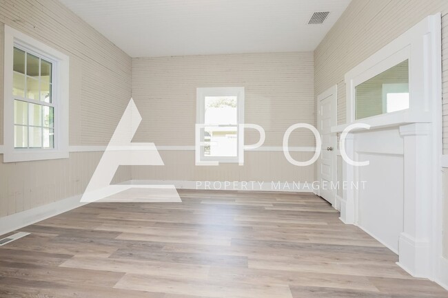 Building Photo - 504 Lexington Ave