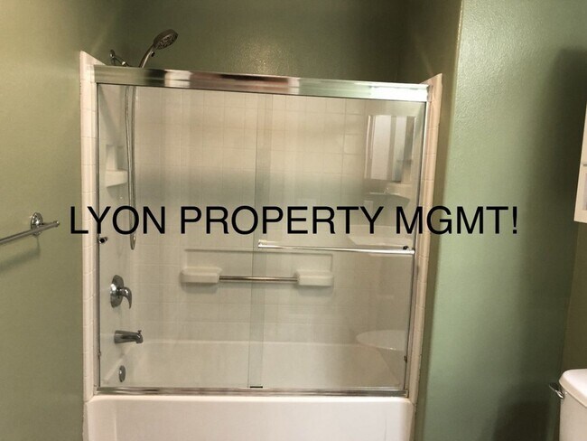 Building Photo - Fabulous condo located in the highly sough...