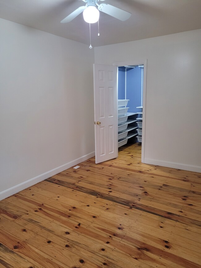 Main bedroom - 12 Strawberry Hill Rd