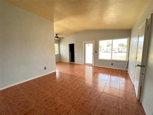 Building Photo - 3 bedroom in North Miami FL 33162