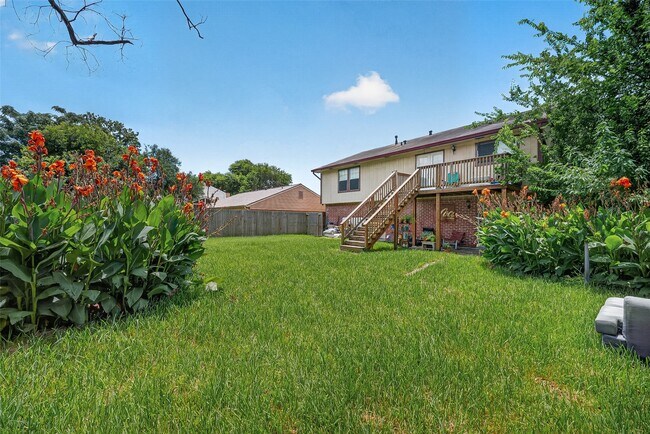 Building Photo - 15927 Eastcape Dr