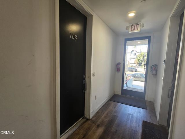 Building Photo - 14550 Burbank Blvd