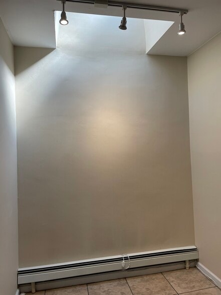 Building Photo - 684 85th St