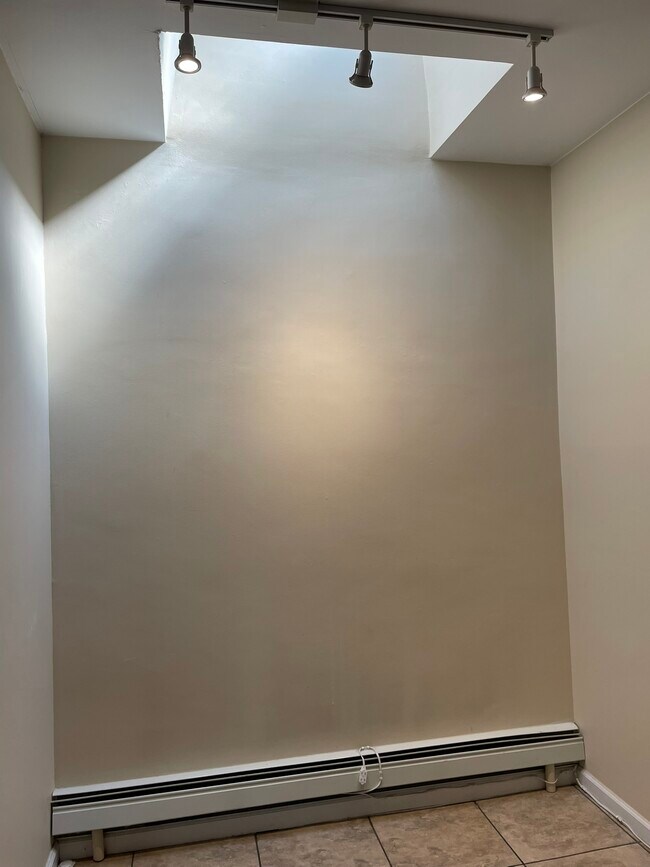 Building Photo - 684 85th St