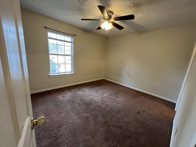 Building Photo - Apartment for Rent