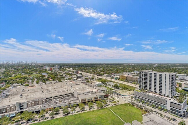 Building Photo - 121 NE 34th St