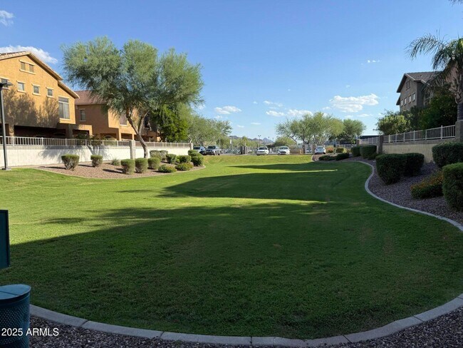 Building Photo - 2150 E Bell Rd