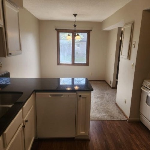 Kitchen into dining room - 4708 Osage Pt
