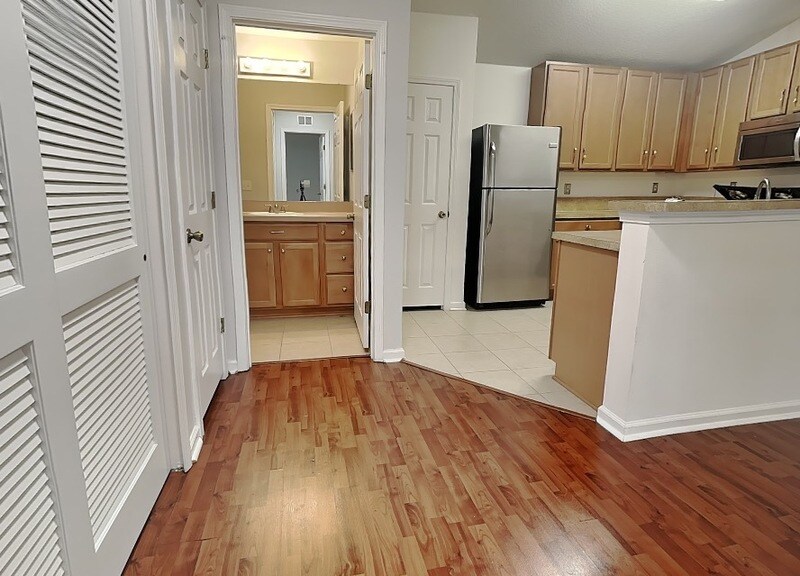 Building Photo - 575 Oakleaf Plantation Pkwy