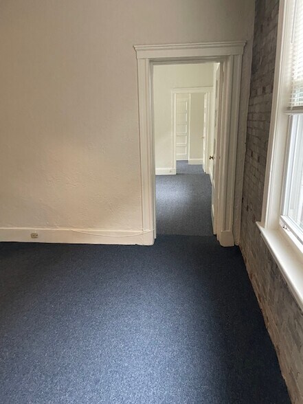 Building Photo - 117A Hawthorne St