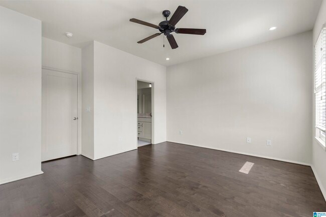Building Photo - 1348 Calash Ave