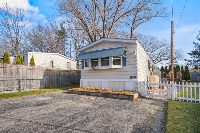 Building Photo - 17 Irene Ave