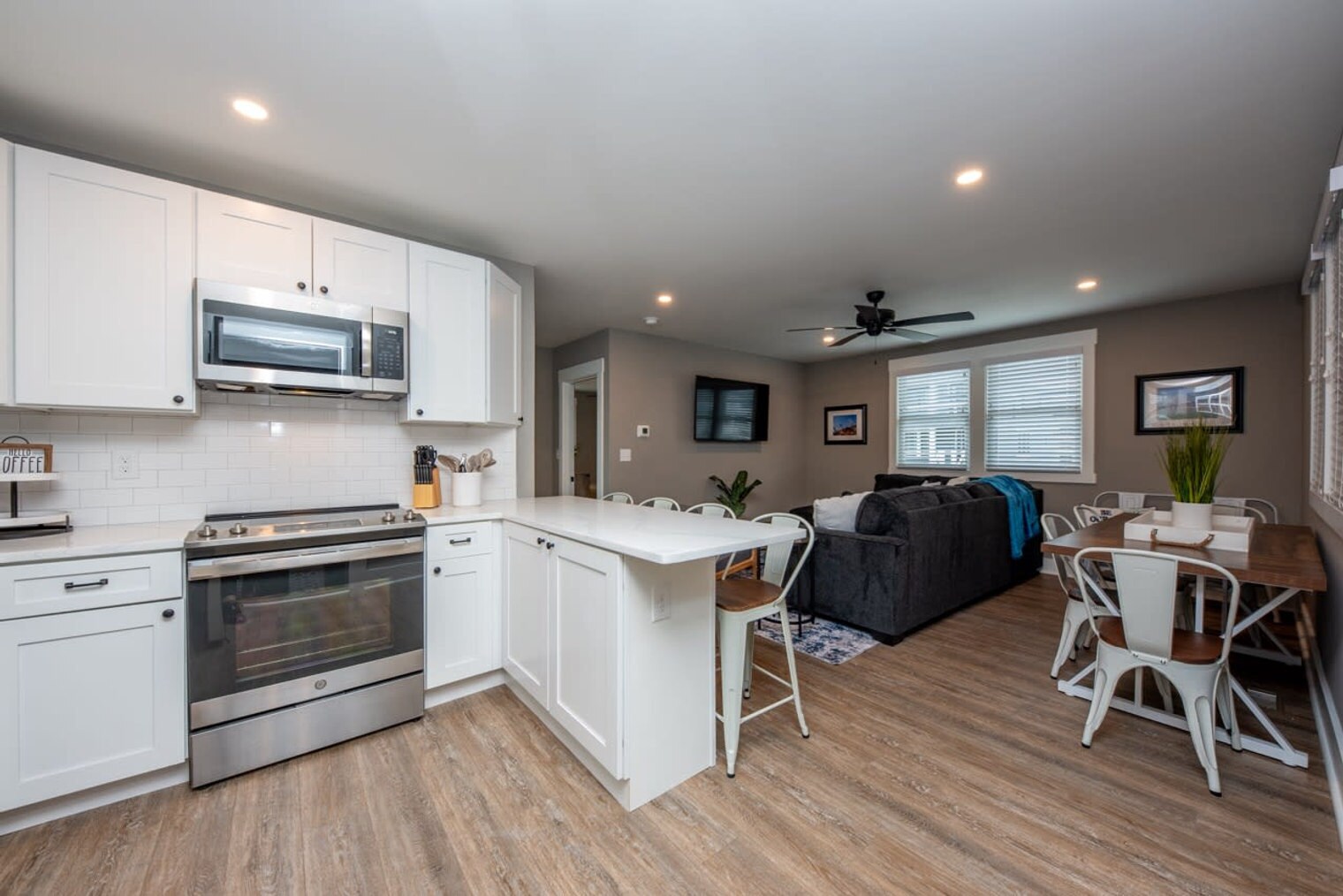 Building Photo - 1140 Simpson Ave