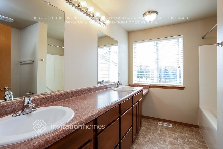 Building Photo - 19425 77th Ave Ct E