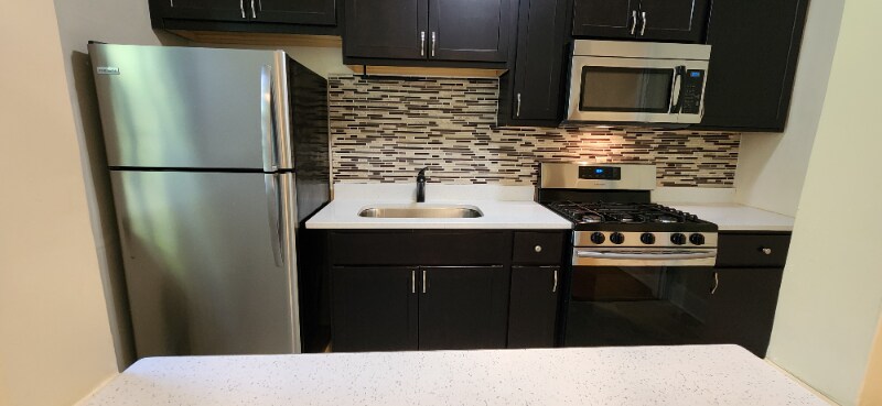 Building Photo - 1429 Martha Washington Dr