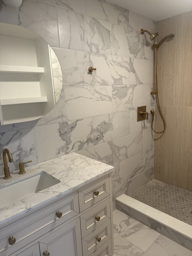 Building Photo - 24 Brookside Ave