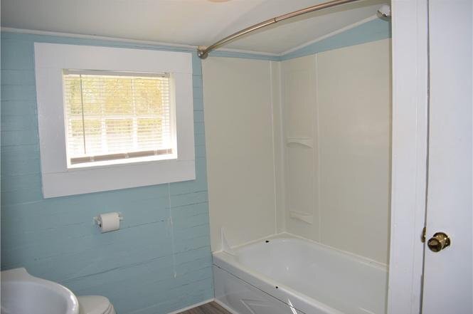 Building Photo - 407 Old Seneca Rd