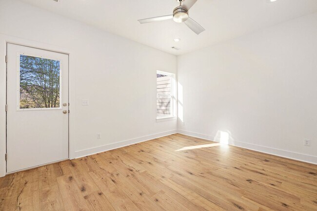 Building Photo - Brand New Duplex in Fayetteville!