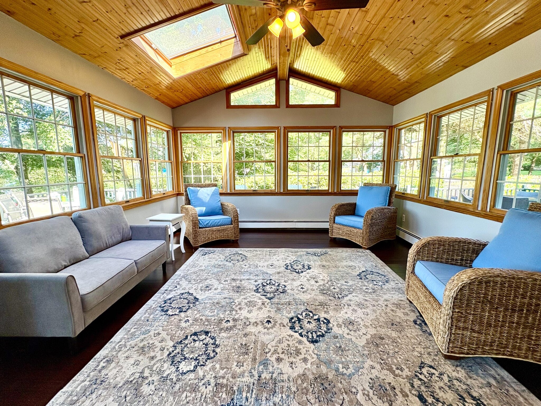 Building Photo - 421 Hemlock Point Dr